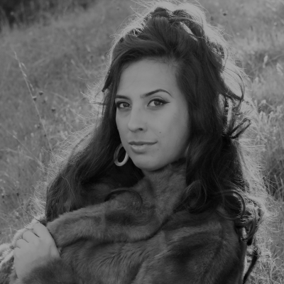 Alina barez
